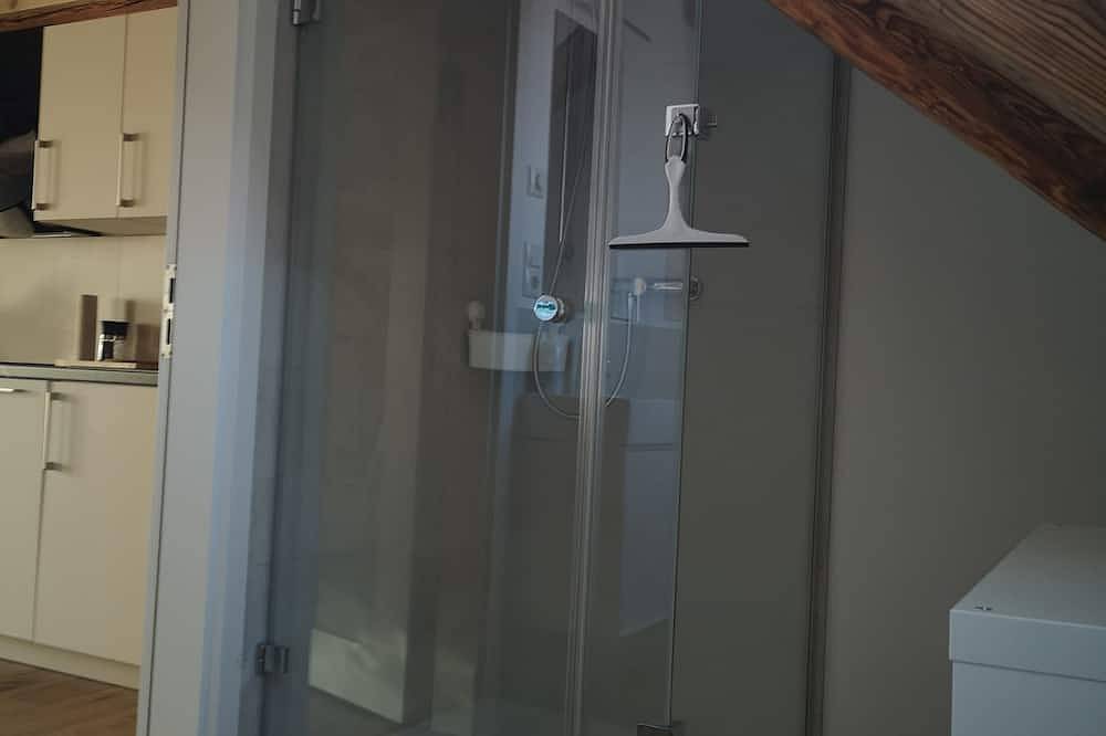 Ganze Wohnung, Neue, gemütliche Ferienwohnung. Nur 2 km Fußweg zum schönen Ammersee. in Windach, Ammersee