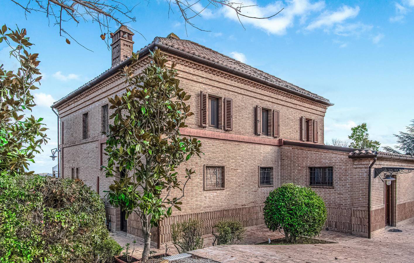 Casa de vacaciones para 10 personas con jardín in Macerata, Provincia de Macerata