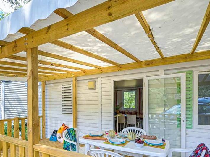 Flower Camping Le Fondespierre - Mobilheim 4 personen - Confort - 26m² (2 Schlafzimmer + Klimaanlage) in Castries, Mittelmeerküste (Frankreich)