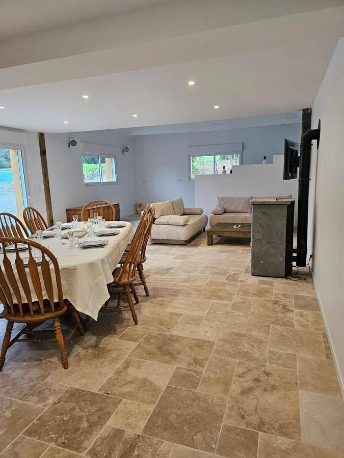 Location de vacances pour 10 personnes, avec jardin ainsi que jacuzzi et terrasse à Couesmes-Vaucé - 2