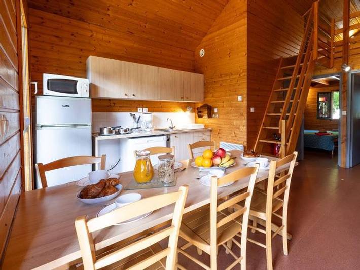 Camping Le Lac Des Sapins  - Chalet 6 personen - Chalet 2 Zimmer + Mezzanine 6 Pers. in Saint-Victor-sur-Rhins, Roanne und Umgebung