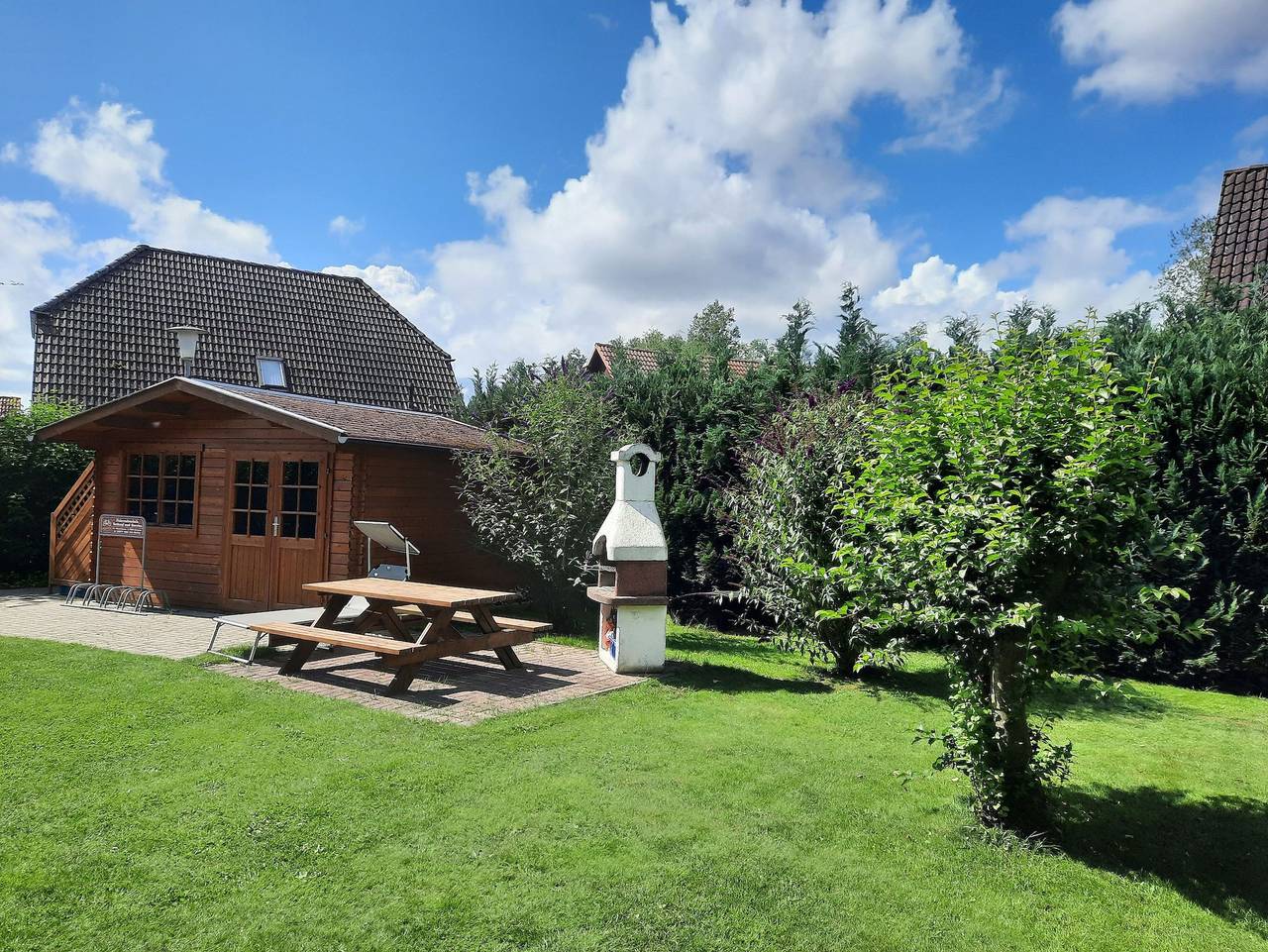 Ganze Ferienwohnung, Ferienhaus Sasse Ferienwohnungen mit Garten & Grill - Ferienwohnung 2 in Mölschow, Usedomer Norden