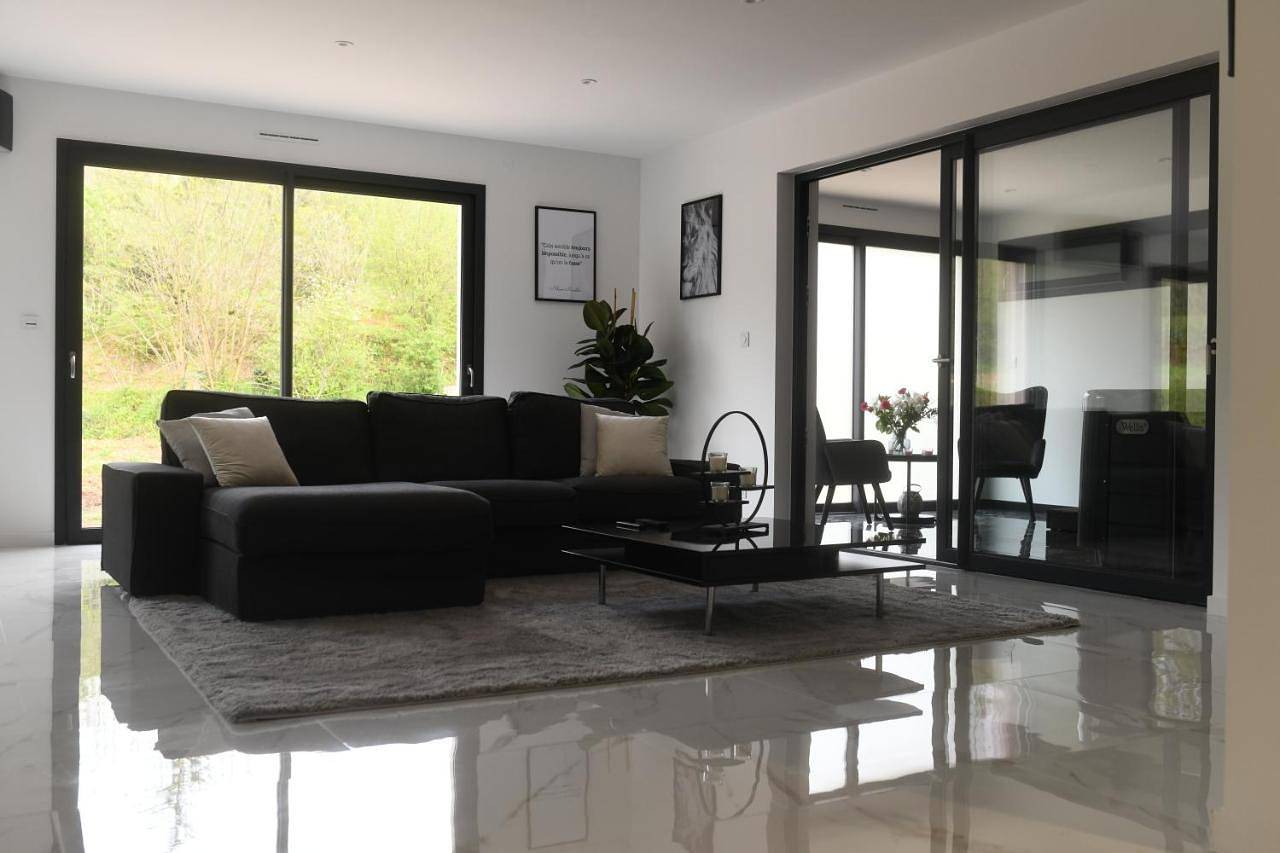One-Bedroom Villa in Sampans, Jura