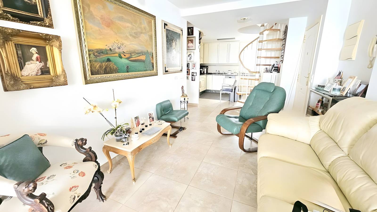 Geheel appartement, Atico del Arte – Panoramisch uitzicht op zee in La Capellania, Benalmádena