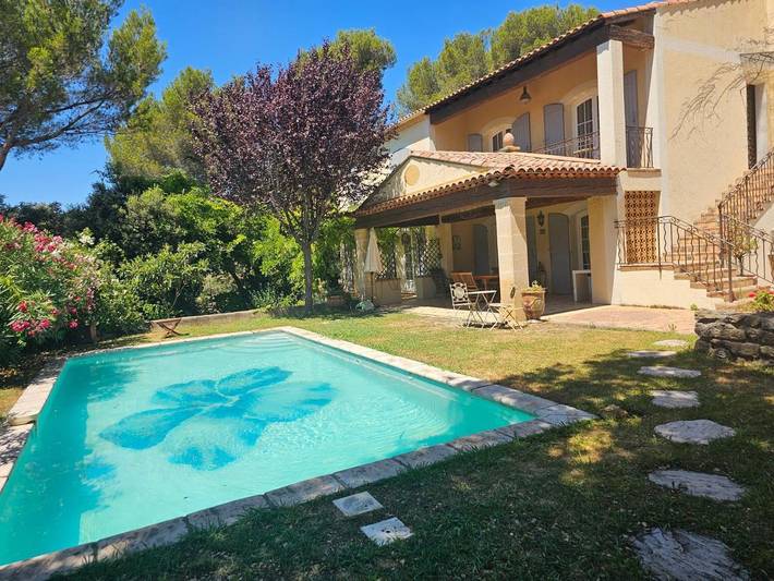 Villa pour 10 personnes, avec Balcon et Terrasse ainsi que Jardin et Piscine à Salon-de-Provence