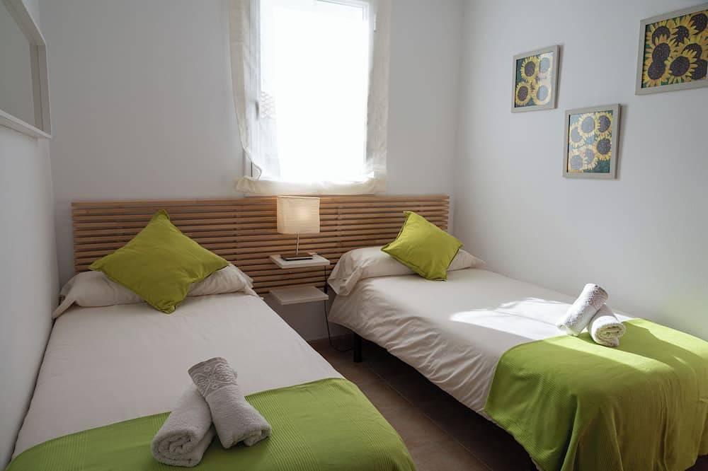 Maison avec jardin à côté de la plage avec wifi in Arenal d'en Castell, Es Mercadal