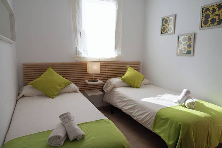Haus mit Garten neben dem Strand mit WiFi in Arenal d'en Castell, Es Mercadal