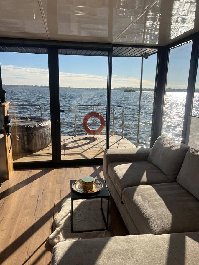 Łódź dla 6 osób, z jacuzzi i sauna oraz ogród - 1