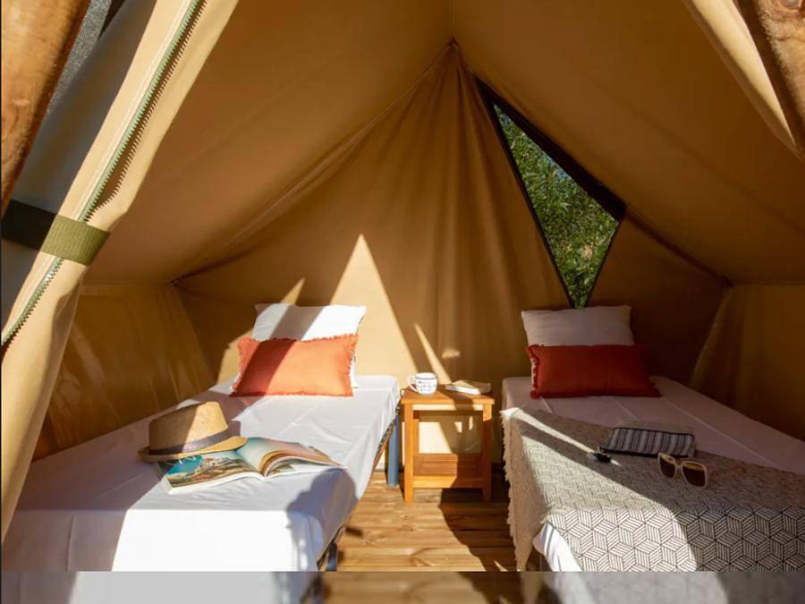 Camping Romanée - Le Châtelet  - Zelt 2 personen - Insolite Confort 1 Zimmer (ohne Küche - ohne Sanitäranlagen) in Saint-Cast-le-Guildo, Dinan und Umgebung