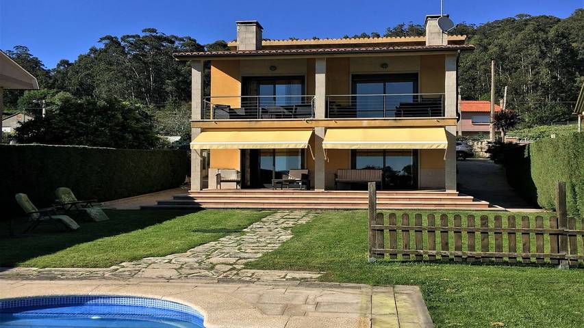 Casa rural para 6 personas, con piscina y jardín en Rias Baixas