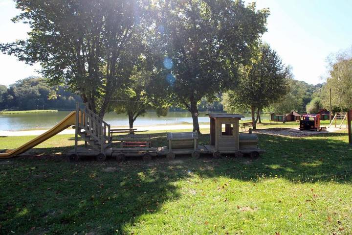 Location de vacances pour 5 personnes, avec jardin, animaux acceptés à Sussac - 4