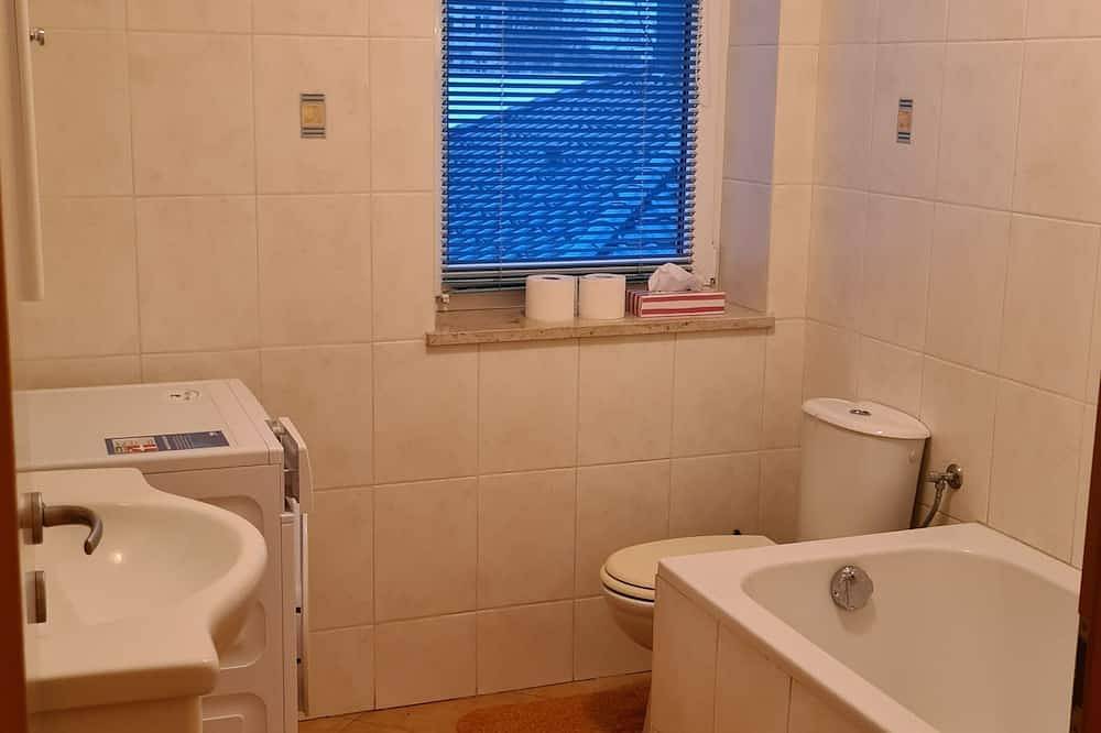 Ganze Wohnung, Perfect 1-bedroom apartment in peaceful Werneuchen for your stay in Werneuchen, Barnimerland Region