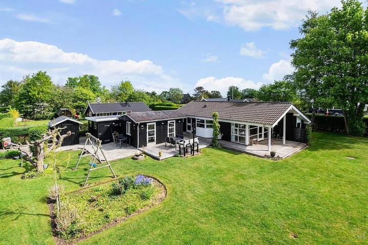 Ferienhaus für 6 Personen, mit Terrasse und Garten in Dyngby Strand - 4
