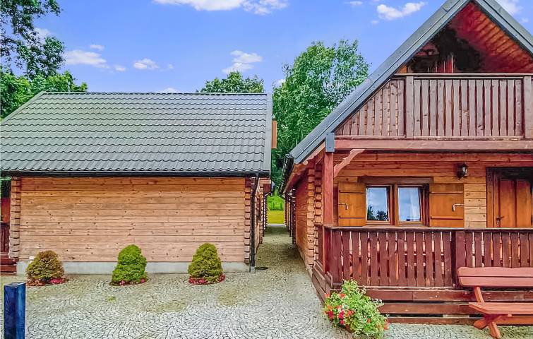 Ferienhaus für 6 Personen mit Terrasse in Powiat Sławieński
