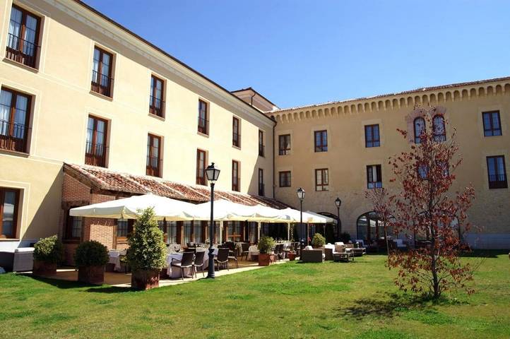 Hôtel pour 10 personnes, avec sauna et jardin ainsi que terrasse et jacuzzi à Ségovie - 2
