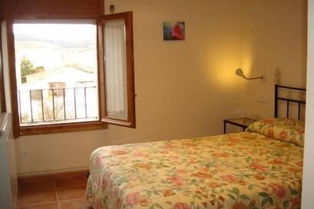Apartamentos Casa Trillo for 8 people in Torres del Obispo, Graus