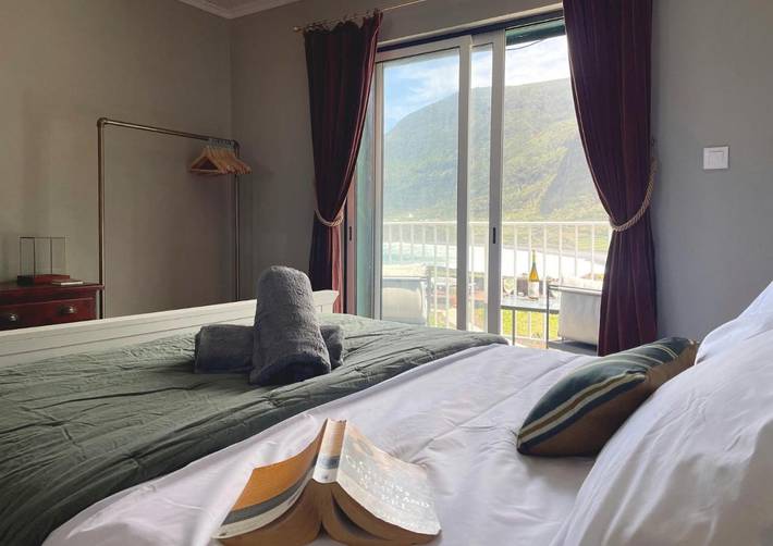 Casa rural para 2 personas, con Terraza y Jacuzzi además de Jardín y Vistas en Santa Cruz das Flores - 3
