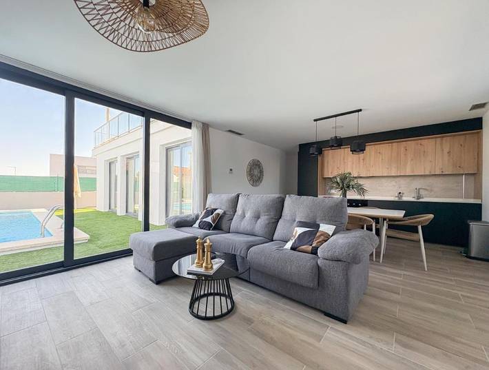 Casa de vacaciones para 8 personas, con piscina además de vistas y jardín en Chiva