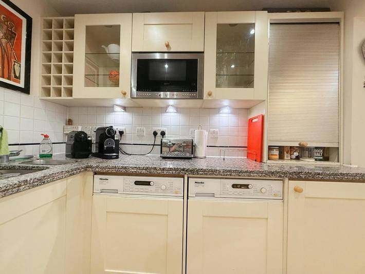 Location de vacances pour 6 personnes, avec jacuzzi dans Gare Victoria - 3