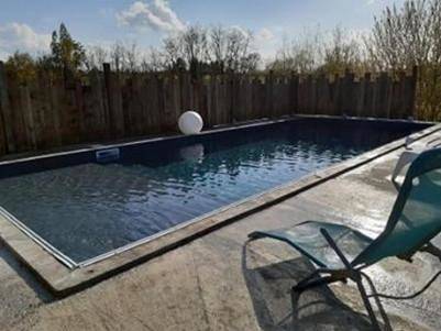 Location de vacances pour 2 personnes, avec jardin ainsi que vue et piscine à Marcellus - 2