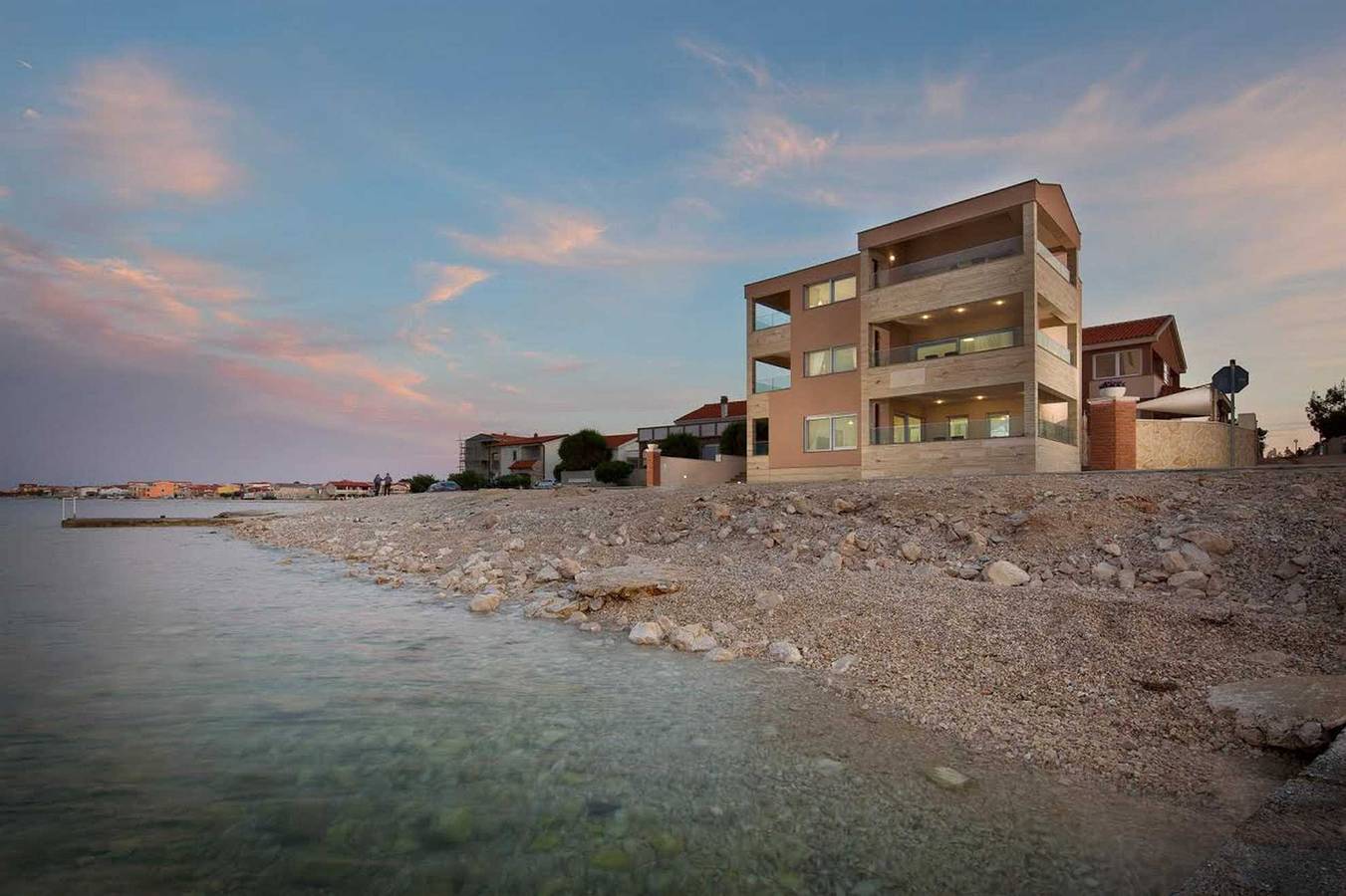 Geheel appartement, Air-conditioned apartment for 2-4 persons | just 10 meters to the sea in Vir