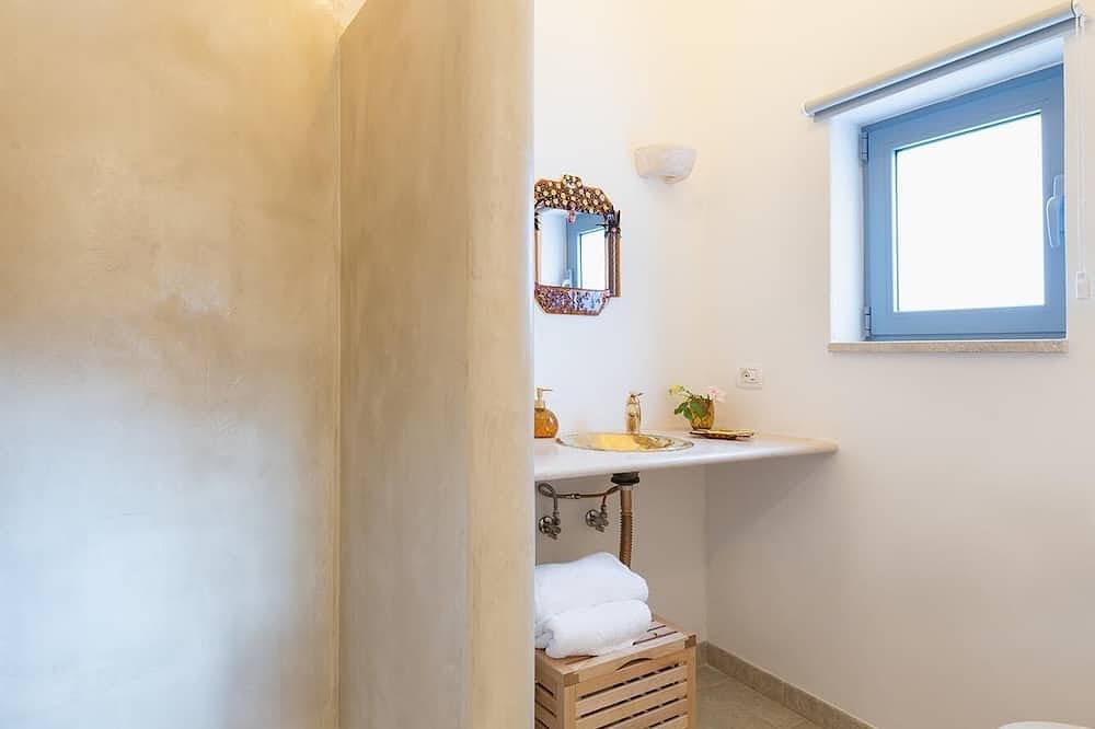 Masseria Il Mandorlo Fiorito \"Villa Fico\": x 4.  Infinity pool. in Ceglie Messapica, Salento