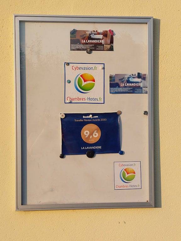 Maison d'hôtes La Lavandière - Chambre Terre in La Chapelle-au-Riboul, Mayenne