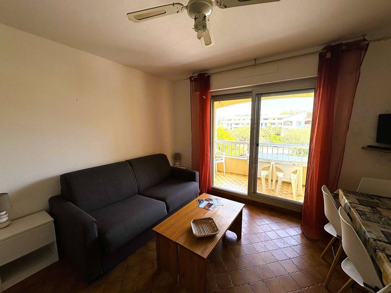 Ganzes Studio, Strand und Geschäfte 300 m zu Fuß entfernt in Saint-Mandrier-sur-Mer, Toulon Region