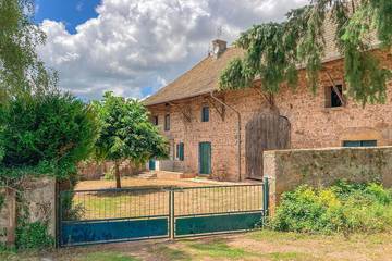 Gîte pour 6 personnes, avec jardin à Dompierre-les-Ormes