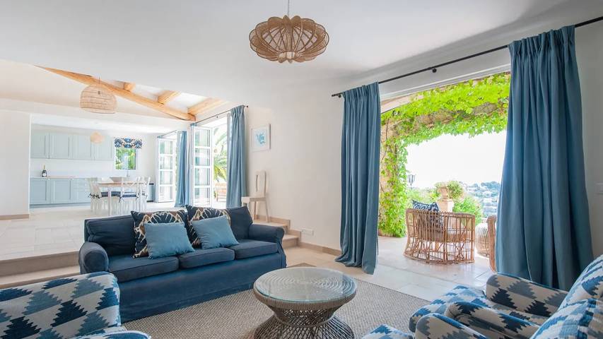 Location de vacances pour 13 personnes, avec sauna ainsi que piscine et jardin à Vallauris - 2
