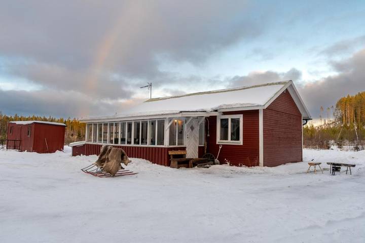 Hus för 4 Personer, med bastu och bubbelpool i Luleå