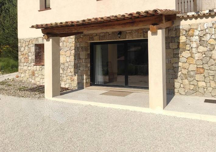 Gîte pour 6 personnes, avec vue et terrasse, animaux acceptés à Escragnolles - 4