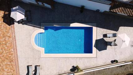 Casa rural para 7 personas, con vistas además de piscina y jardín en Vélez-Málaga