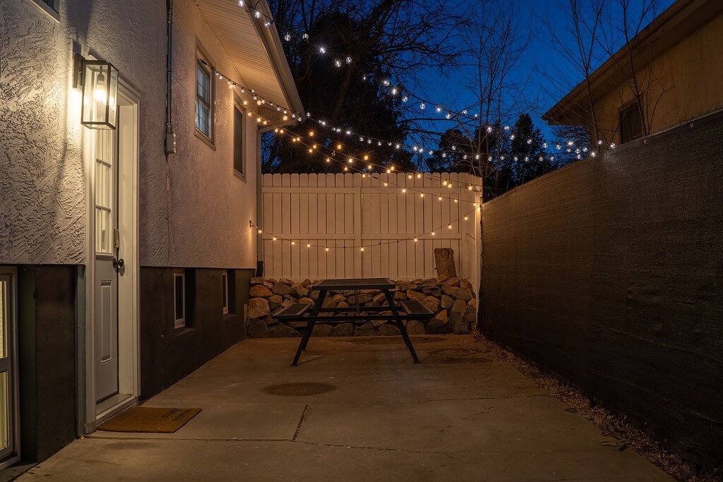 Private, Dog-friendly Suite w/ Hot Tub near Downtown Cos in Colorado Springs, El Paso County (CO)