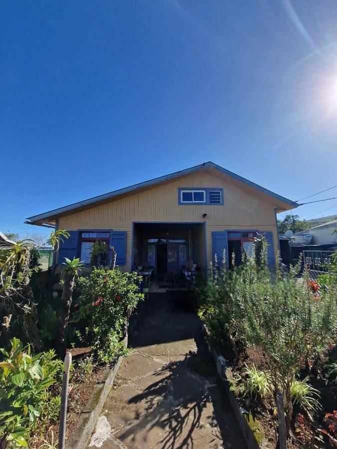 Location de vacances pour 8 personnes, avec jardin et vue dans Le Guillaume