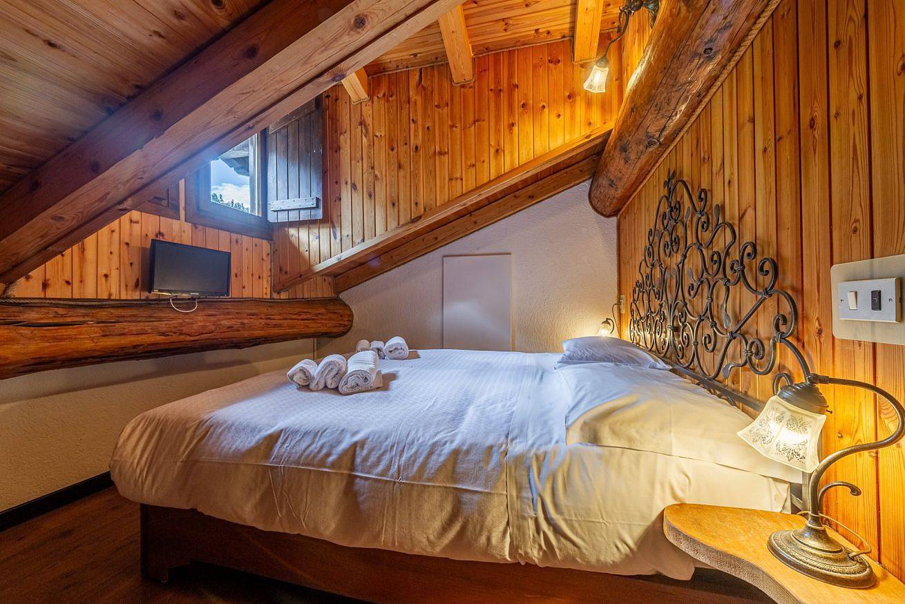 Entire apartment, 0746 - Casa Alpina - Relax and enjoy nature in La Thuile in La Thuile (town), La Thuile