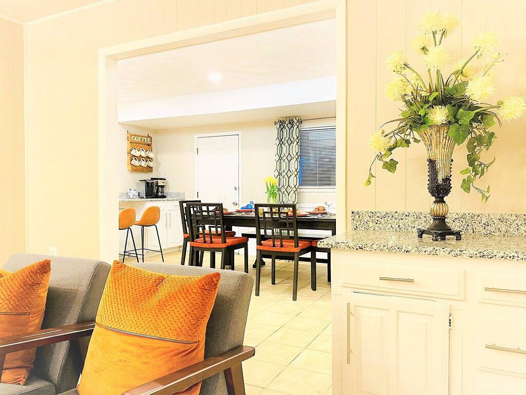 Skylight-Walking Distance to the At&T stadium, attractions, and restaurants! in Arlington, Tarrant County