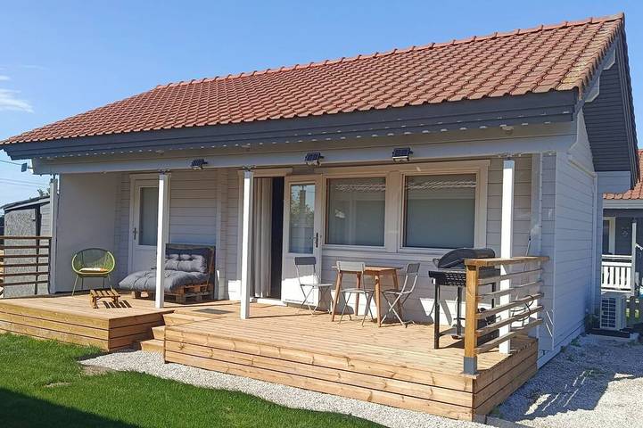 Chalet pour 2 personnes, avec terrasse et jardin