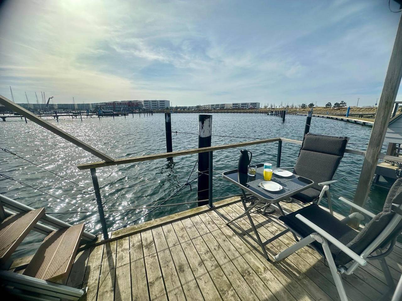 Hausboot 'Annis Mehrblick' mit Meerblick, privater Terrasse und Wlan in Ostfehmarn, Burgtiefe Südstrand