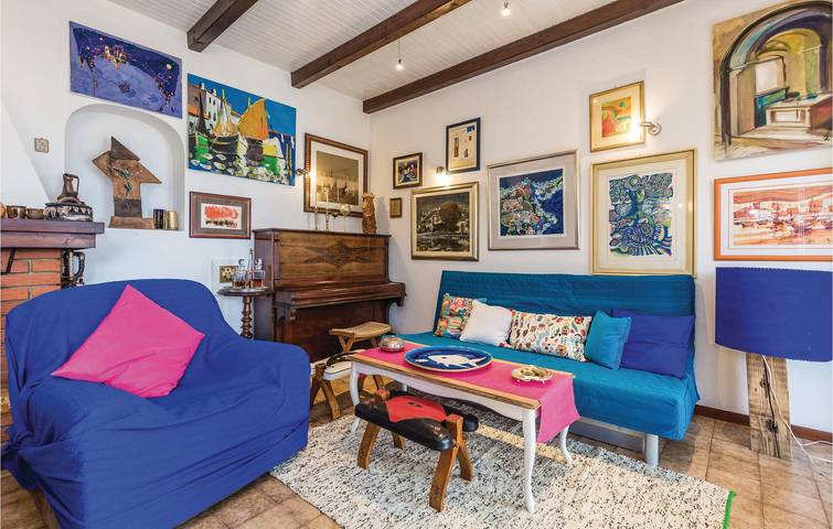 Ganze Ferienwohnung, Gemütliche 2-Zimmer-Wohnung mit Terrasse, WLAN und Parkplatz in der Nähe des Strandes von Kantrida in Rijeka, Primorje-Gorski Kotar