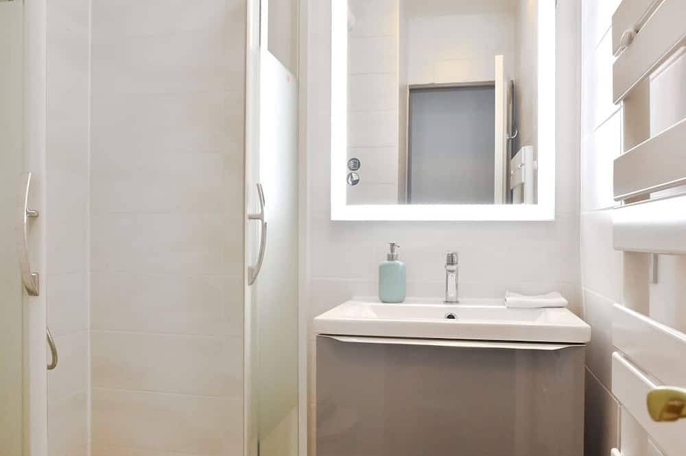 Appartement entier, Bel Appartement Terrasse.Vue Piscine Wifi Offert 6 Personnes in Deauville, Région de Lisieux