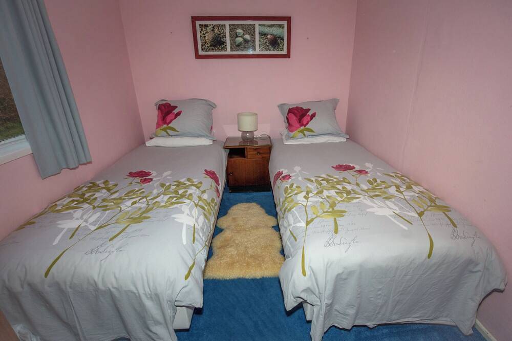 Ormsaig Wooden Cottage - 5 bedroom property with amazing sea views in Argyll & Bute