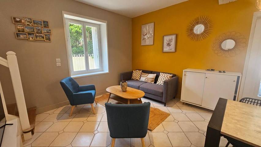 Location de vacances pour 4 personnes, avec terrasse ainsi que vue et jardin à Bourré - 4