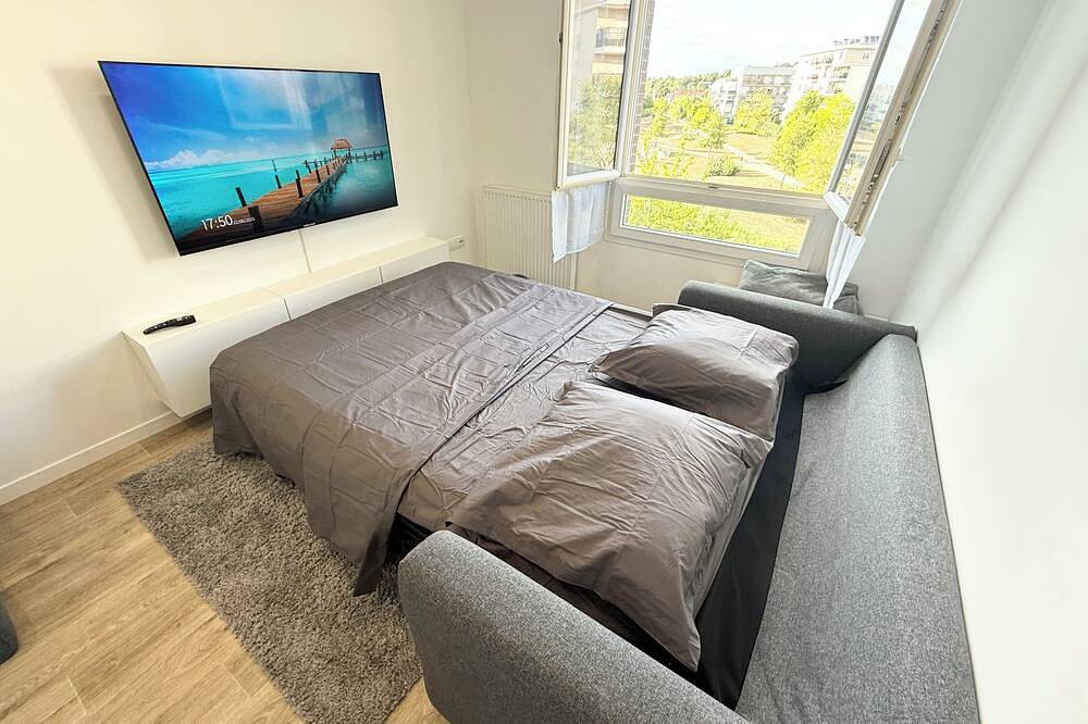 Appartement entier, Appartement 2pièces refait à neuf Parking ,Wifi,machine à laver séche linge. in Corbeil-Essonnes, Essonne