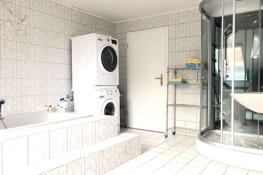 Ganze Wohnung, Gemütliche Ferienwohnung auf denkmalgeschütztem Sturmhof in Grefrath, Niederrhein
