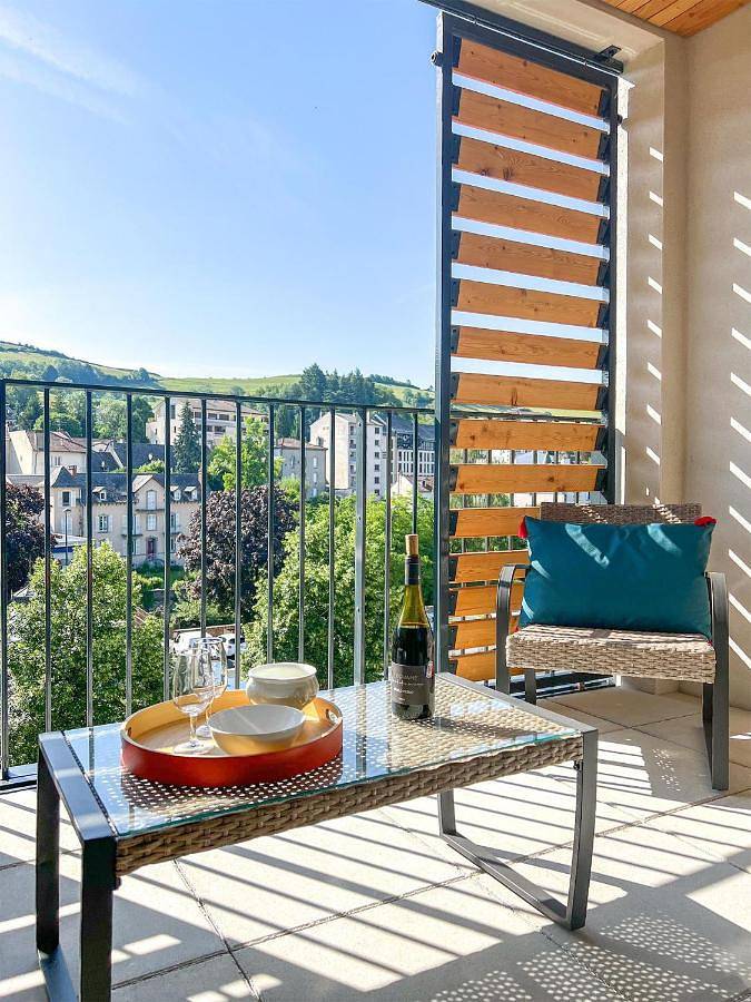 Gîte pour 4 personnes, avec terrasse et vue à Aurillac