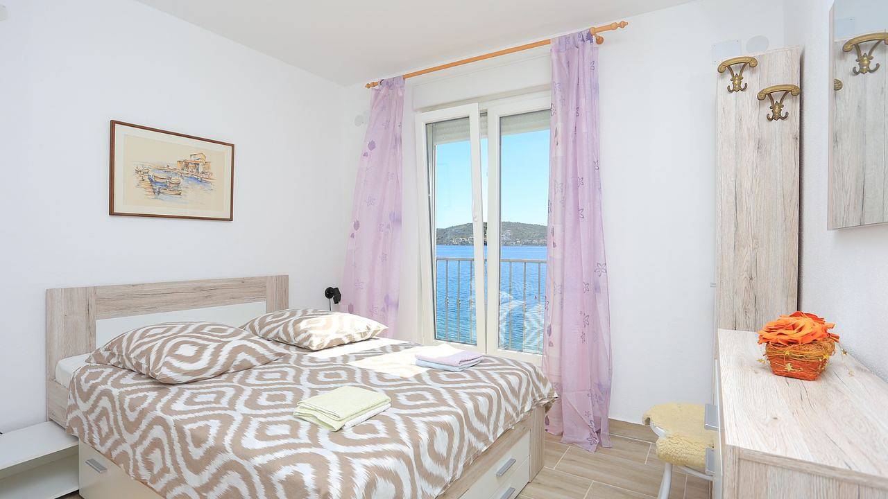 Apartamento vacacional entero, Ferienwohnung für 4 Personen (30 m²) in Rogoznica in Rogoznica, Condado de Šibenik-Knin