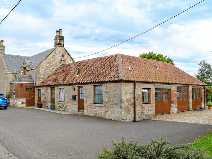 Log cabin for 4 people, with garden in Falkirk