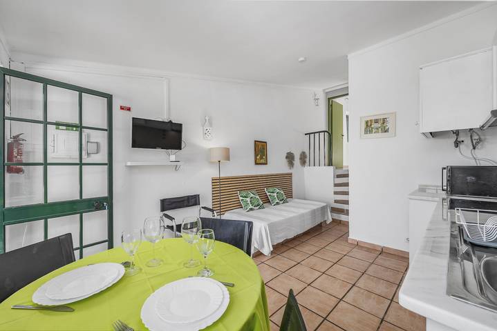 Gîte pour 3 personnes, avec Terrasse ainsi que Jardin et Piscine à Moncarapacho - 3
