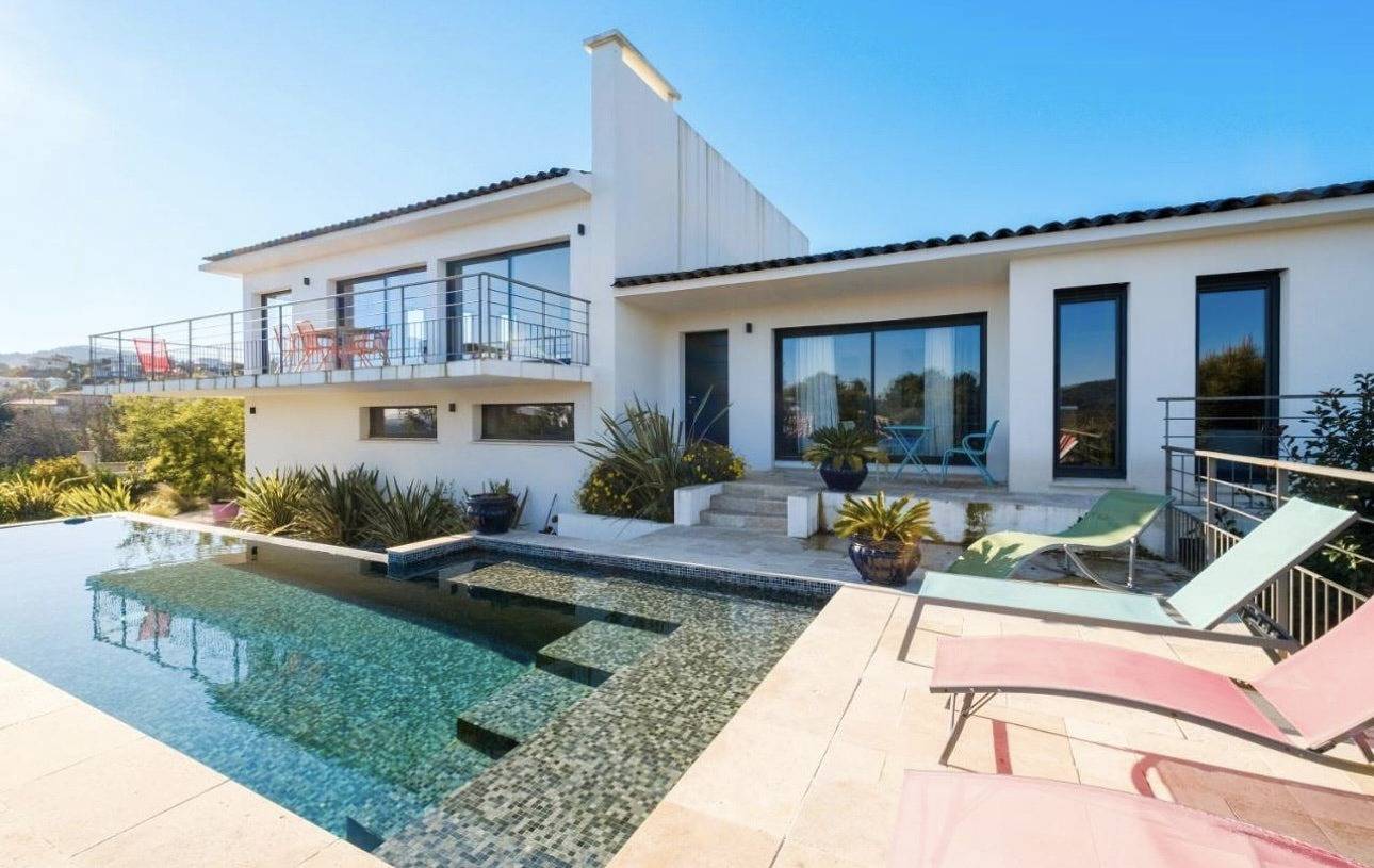 Villa mit Meerblick und Infinity-Pool in Les Adrets-de-l'Estérel, Massif de l'Esterel